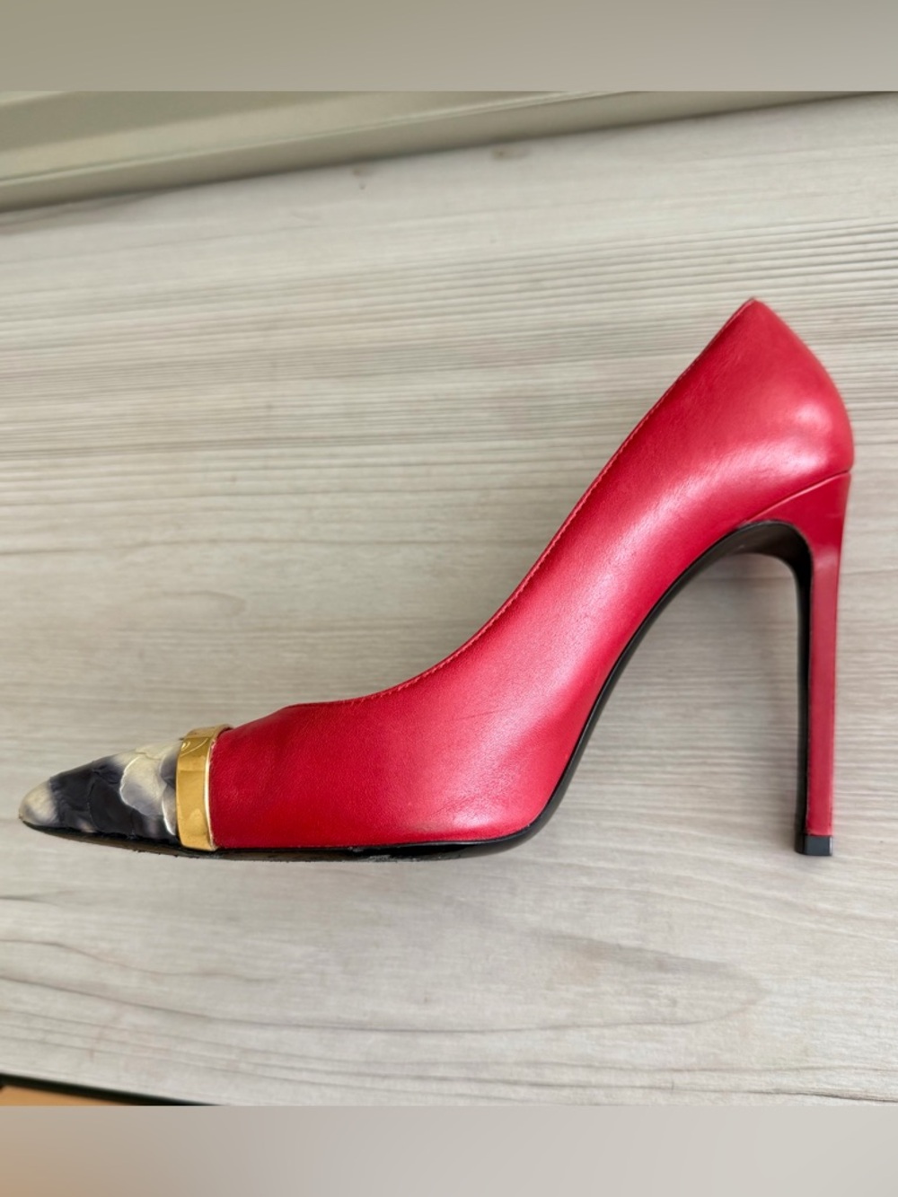 Saint Laurent Red Leather Pumps with Gold Accent and Cap-toe - Size 37 - Picture 7 of 9